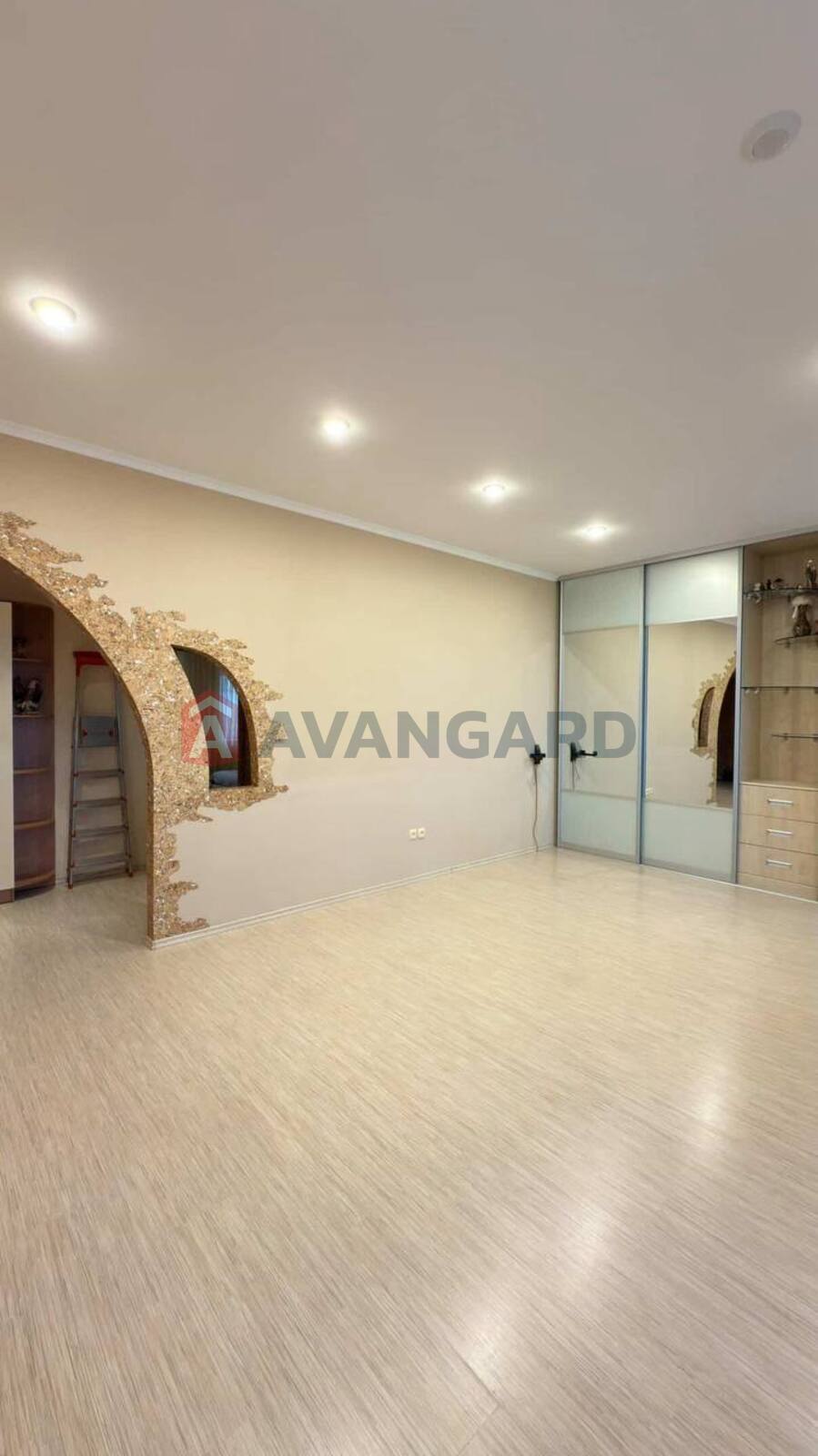 2 ����. ��������, 73/-/- ��. �., 2/10 ���� ���� 1