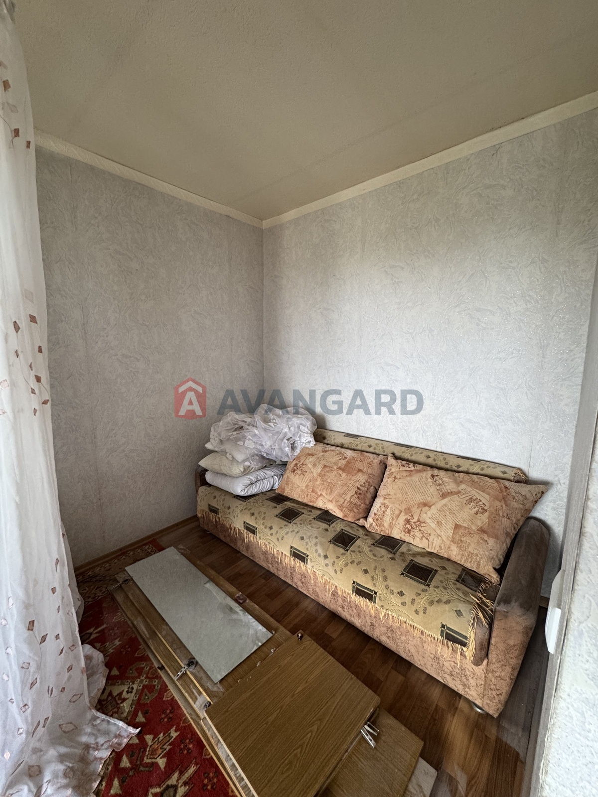 1 ����. ��������, 37,2/-/7,2 ��. �., 8/10 ���� ���� 7