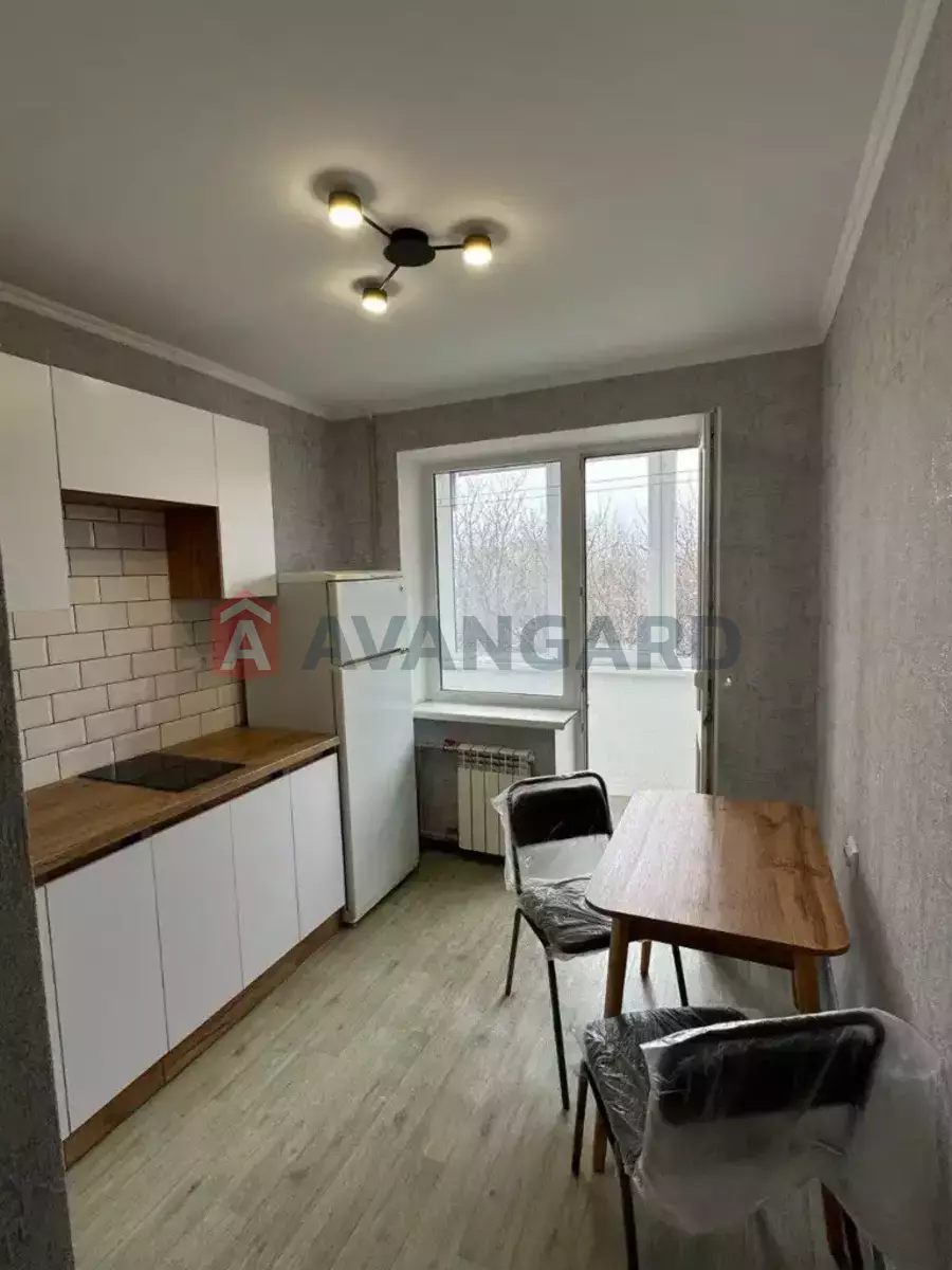 1 ����. ��������, 40/18/8 ��. �., 4/12 ���� ���� 2