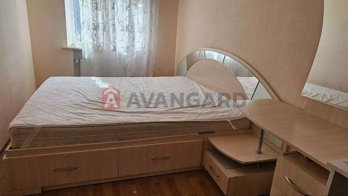 3 ��. ��������, 58/-/11 ��. �., 2/5 ������ ���� 8