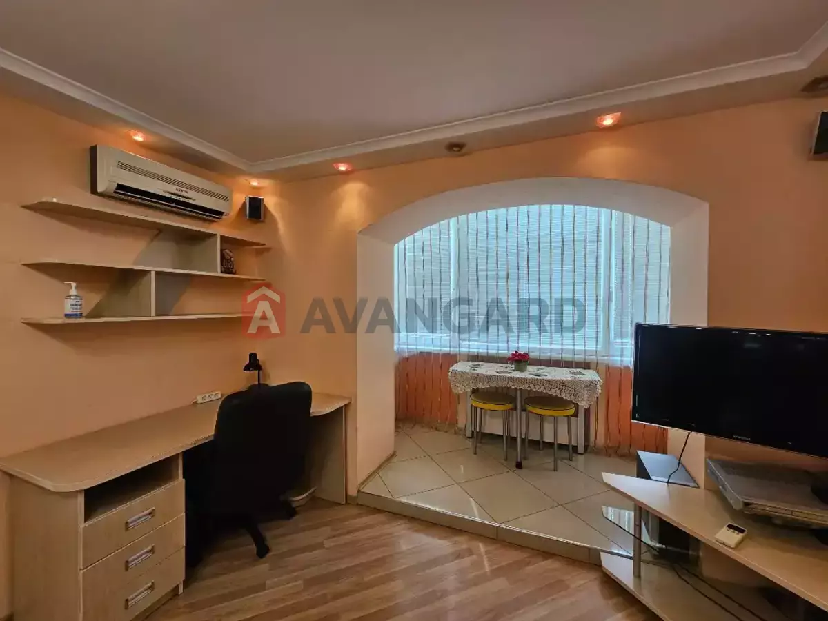 1 ����. ��������, 33/20/- ��. �., 3/5 ���� ���� 6