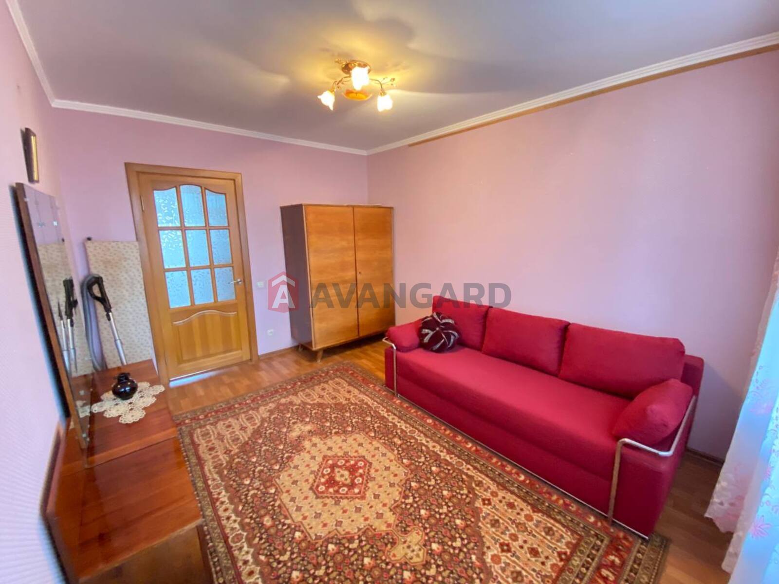 3 ��. ��������, 67/40/9 ��. �., 7/9 ������ ���� 12