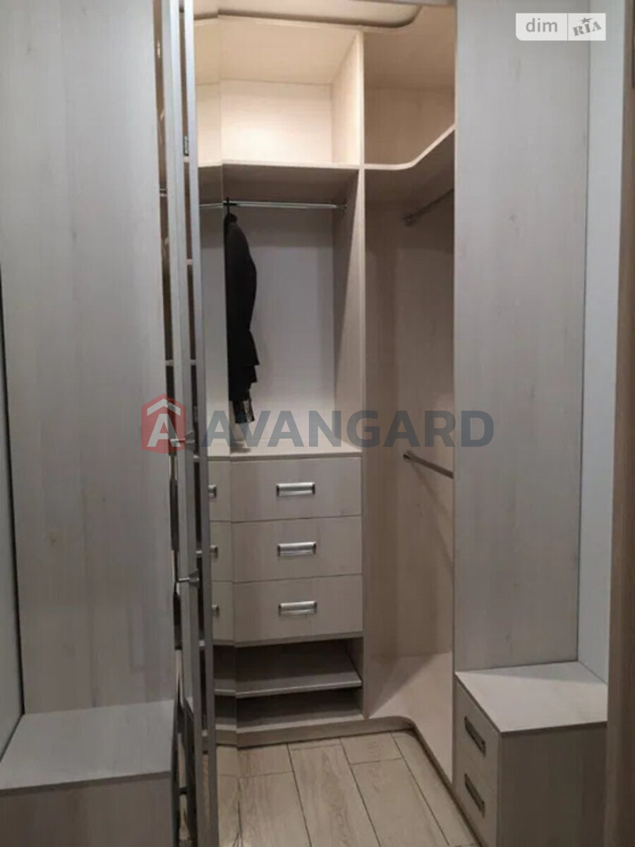 1 ��. ��������, 31/-/- ��. �., 3/17 ������ ���� 10