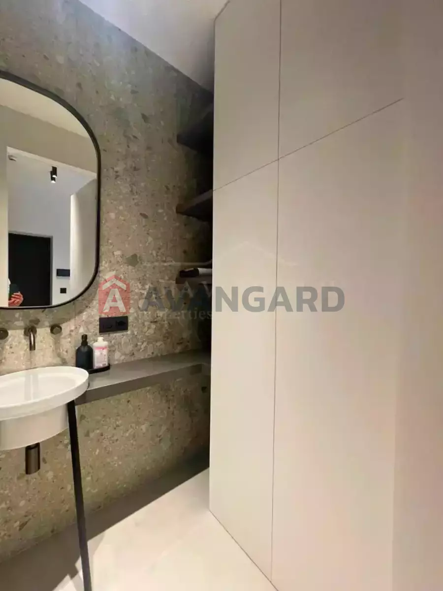 3 ��. ��������, 70/-/- ��. �., 7/12 ������ ���� 24