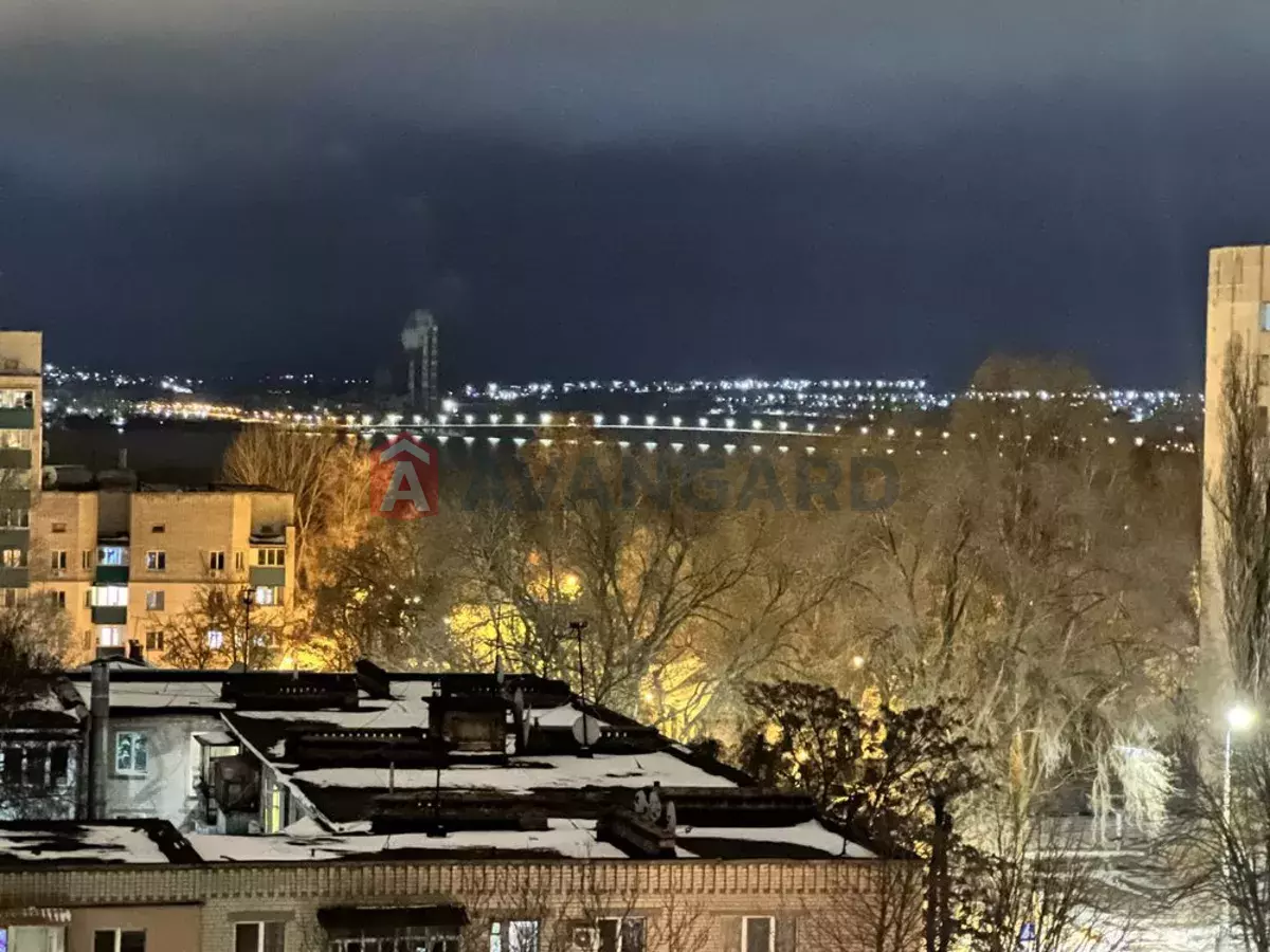 3 ����. ��������, 85/-/7 ��. �., 10/12 ���� ���� 13