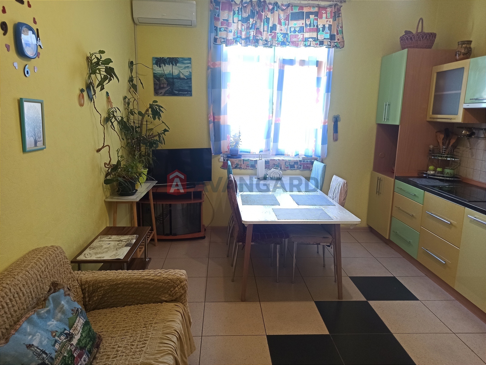 3 ����. ��������, 94/56/18 ��. �., 15/25 ���� ���� 13