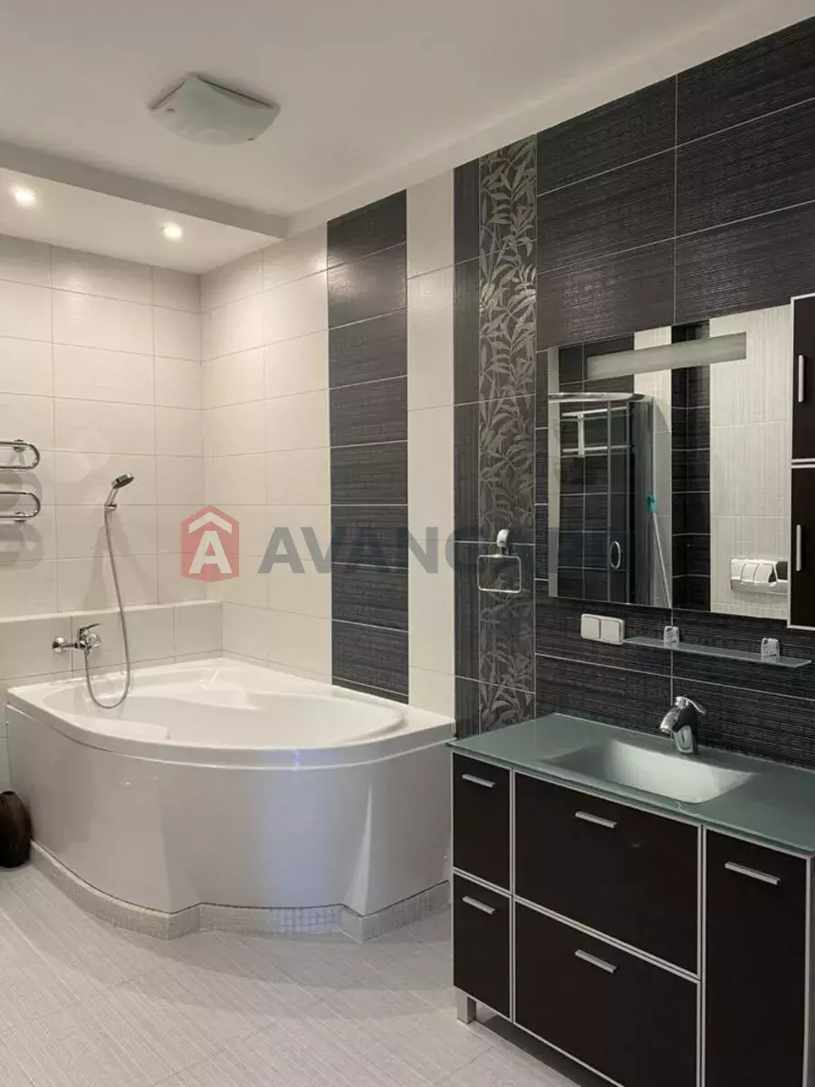 4 ��. ��������, 150/-/- ��. �., 9/28 ������ ���� 2