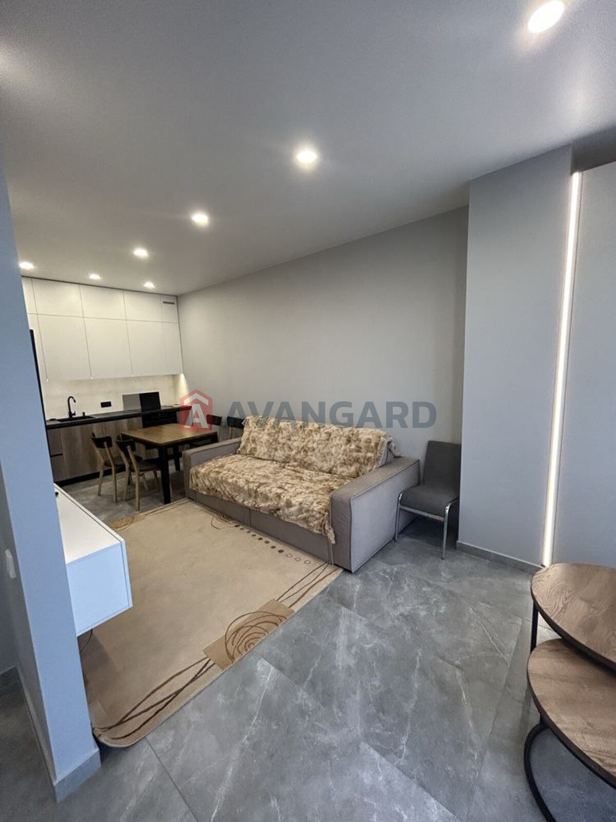 2 ��. ��������, 44/-/10 ��. �., 4/12 ������ ���� 8