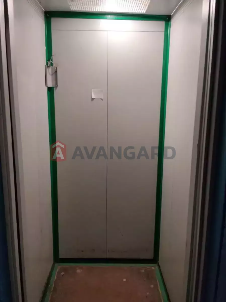 3 ��. ��������, 70/46/9 ��. �., 8/9 ������ ���� 15