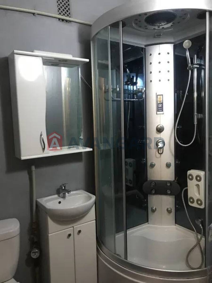 1 ����. ��������, 30/-/5 ��. �., 5/5 ���� ���� 4