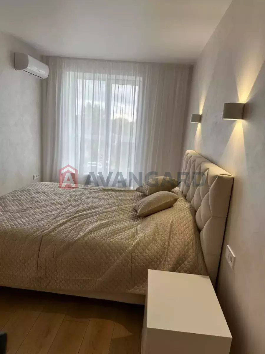 3 ��. ��������, 70/-/- ��. �., 4/10 ������ ���� 7