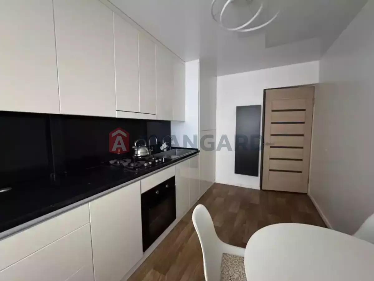 3 . , 68/-/- . ., 8/9   2