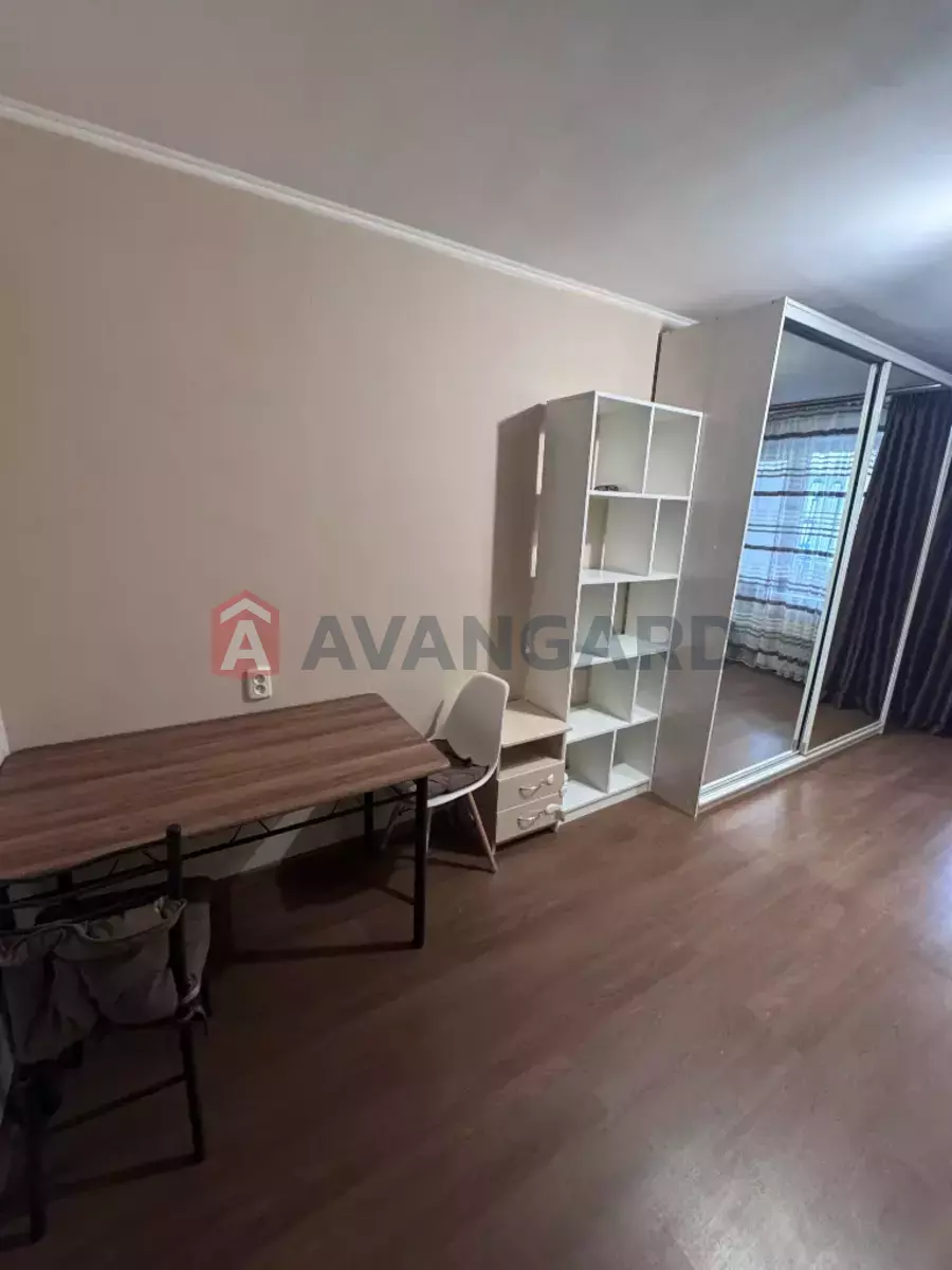 2 ��. ��������, 47/-/8 ��. �., 9/9 ������ ���� 10