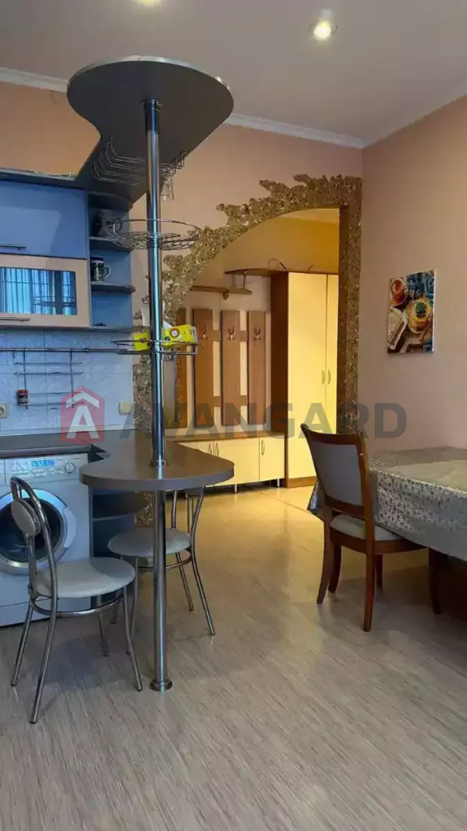 2 ��. ��������, 73/-/- ��. �., 2/10 ������ ���� 3