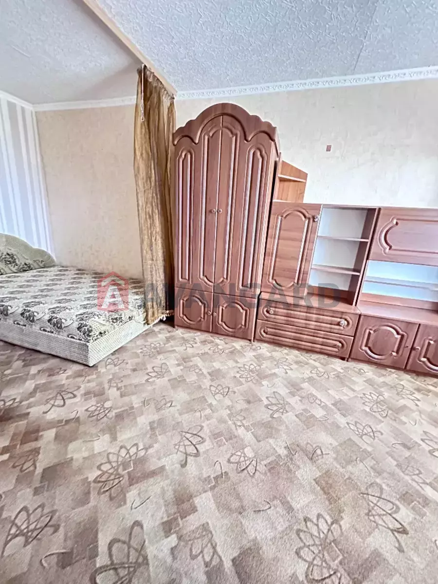 1 ��. ��������, 40/19/8 ��. �., 11/12 ������ ���� 8