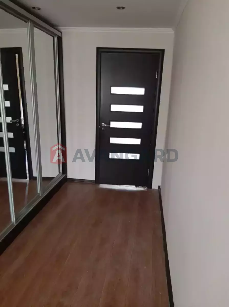 2 ����. ��������, 46/-/- ��. �., 5/5 ���� ���� 4