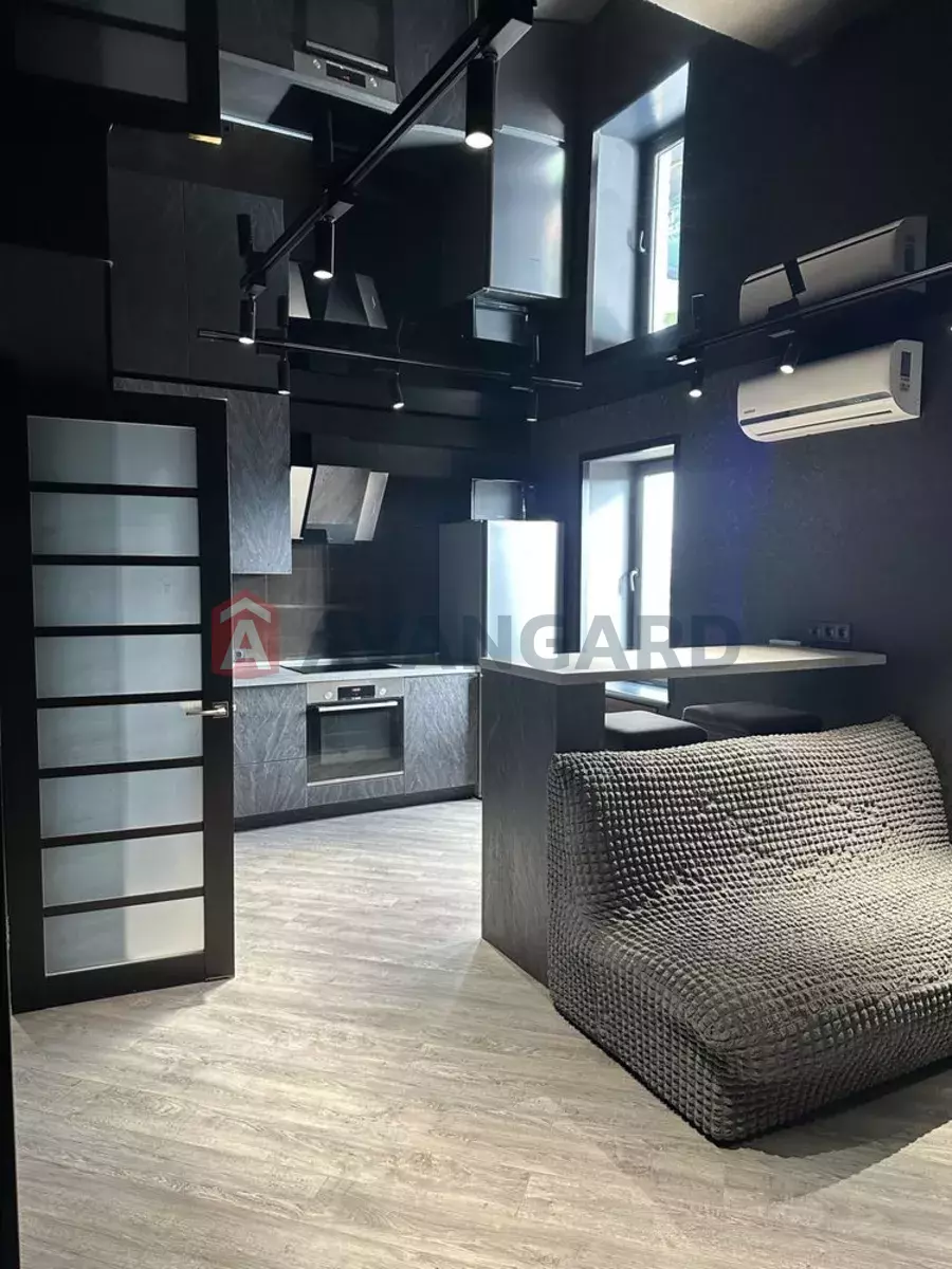 1 ��. ��������, 31/-/10 ��. �., 9/9 ������ ���� 1