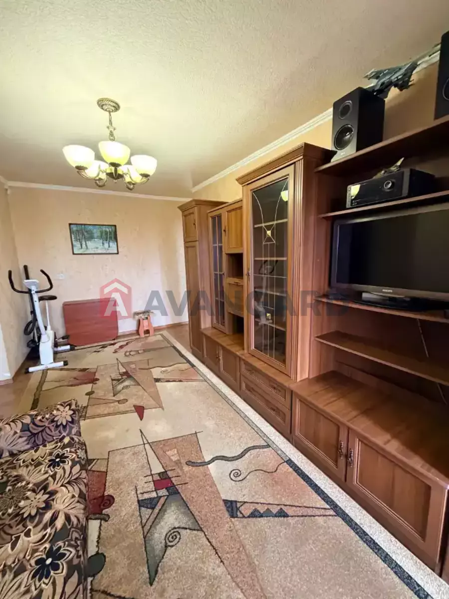 2 ��. ��������, 43/33/6 ��. �., 5/5 ������ ���� 5