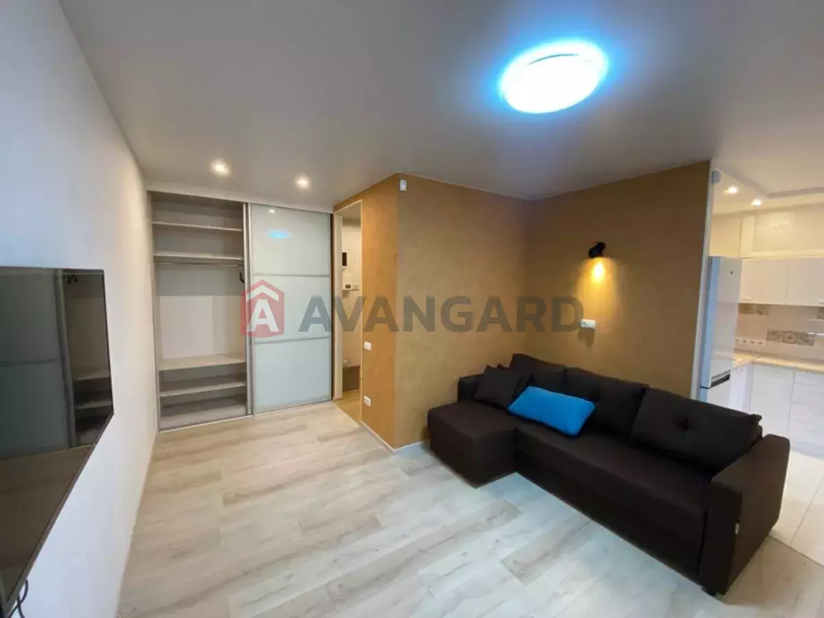 1 ����. ��������, 43/-/8 ��. �., 7/12 ���� ���� 6