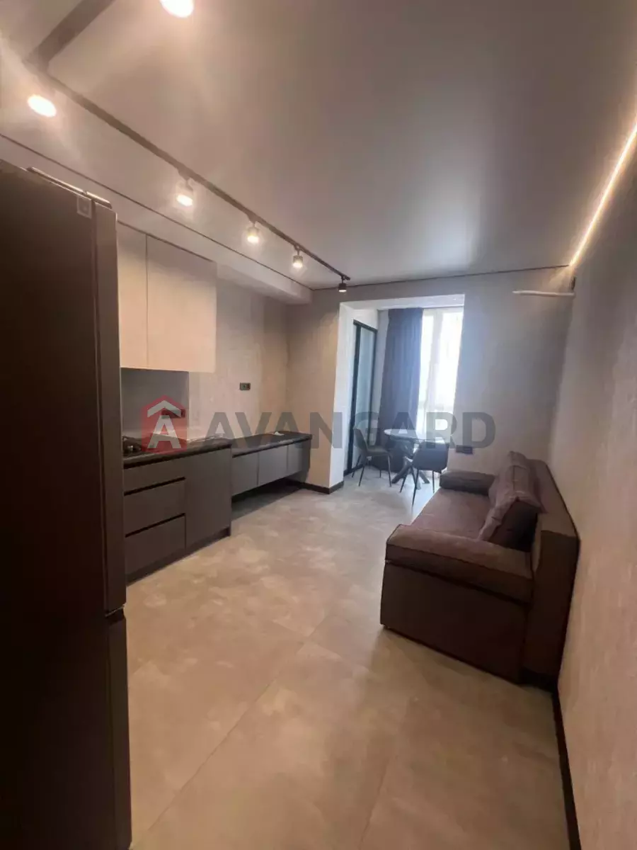 1 ��. ��������, 48/-/- ��. �., 7/10 ������ ���� 9