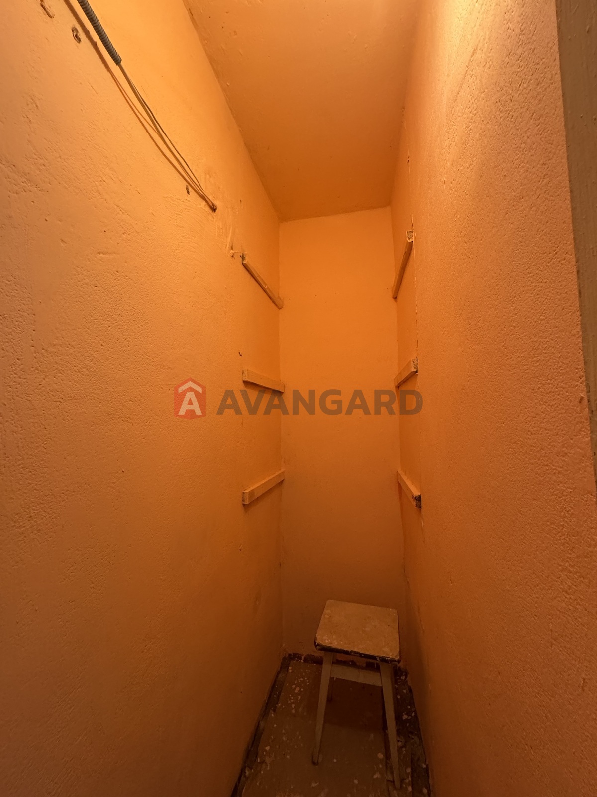 1 ����. ��������, 37,2/-/7,2 ��. �., 8/10 ���� ���� 12