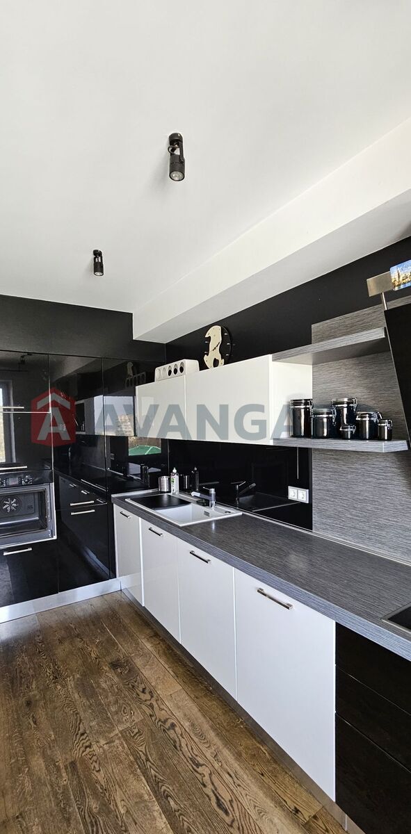 4 ��. ��������, 157/-/15 ��. �., 8/9 ������ ���� 4