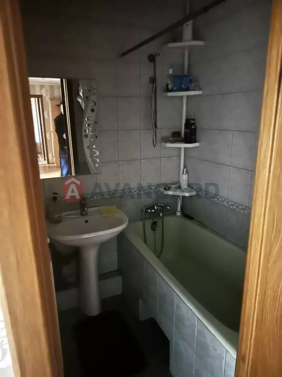 2 ��. ��������, 49/-/8 ��. �., 2/9 ������ ���� 4