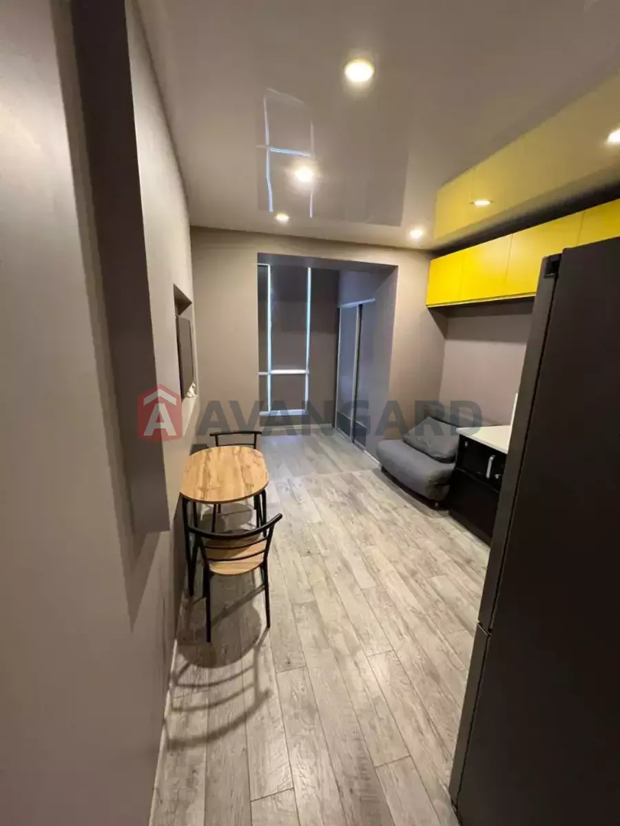 1 ����. ��������, 48/-/- ��. �., 9/10 ���� ���� 8