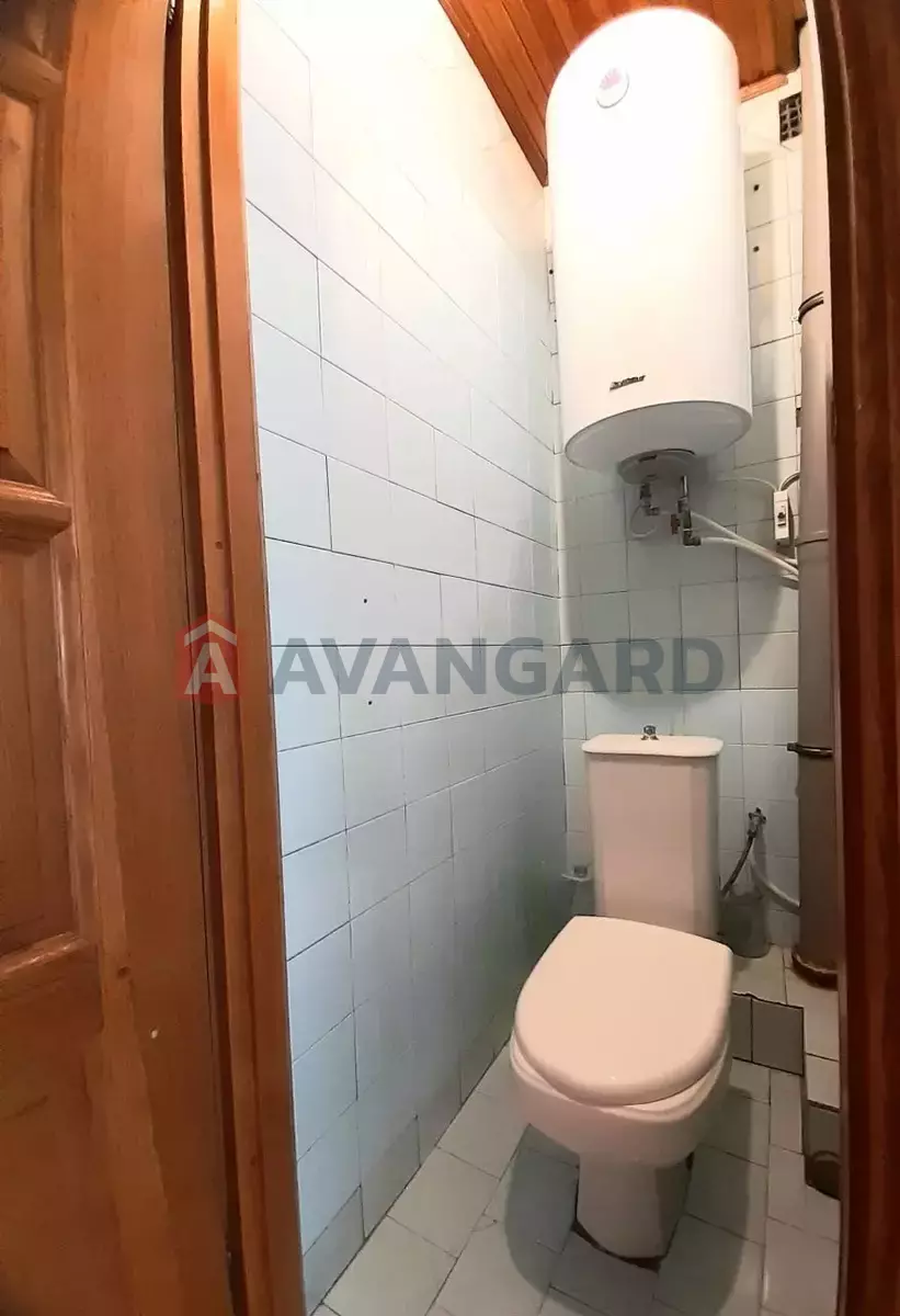 3 ��. ��������, 70/-/- ��. �., 8/9 ������ ���� 9