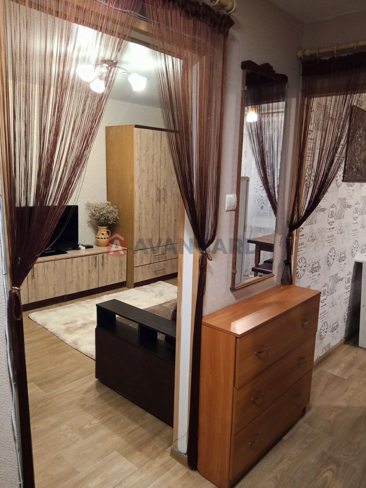 1 ����. ��������, 31/-/8 ��. �., 7/9 ���� ���� 7