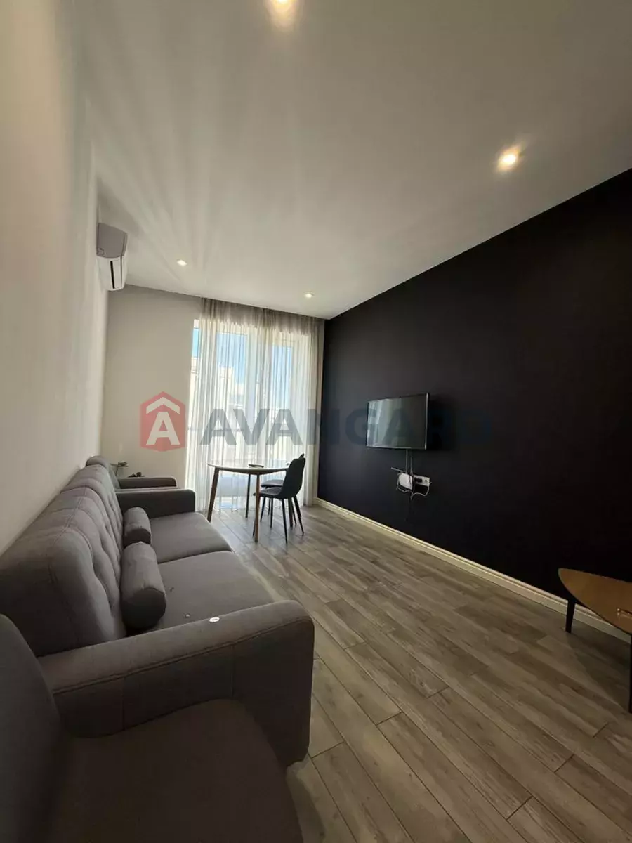 3 ����. ��������, 72/-/25 ��. �., 23/24 ���� ���� 9