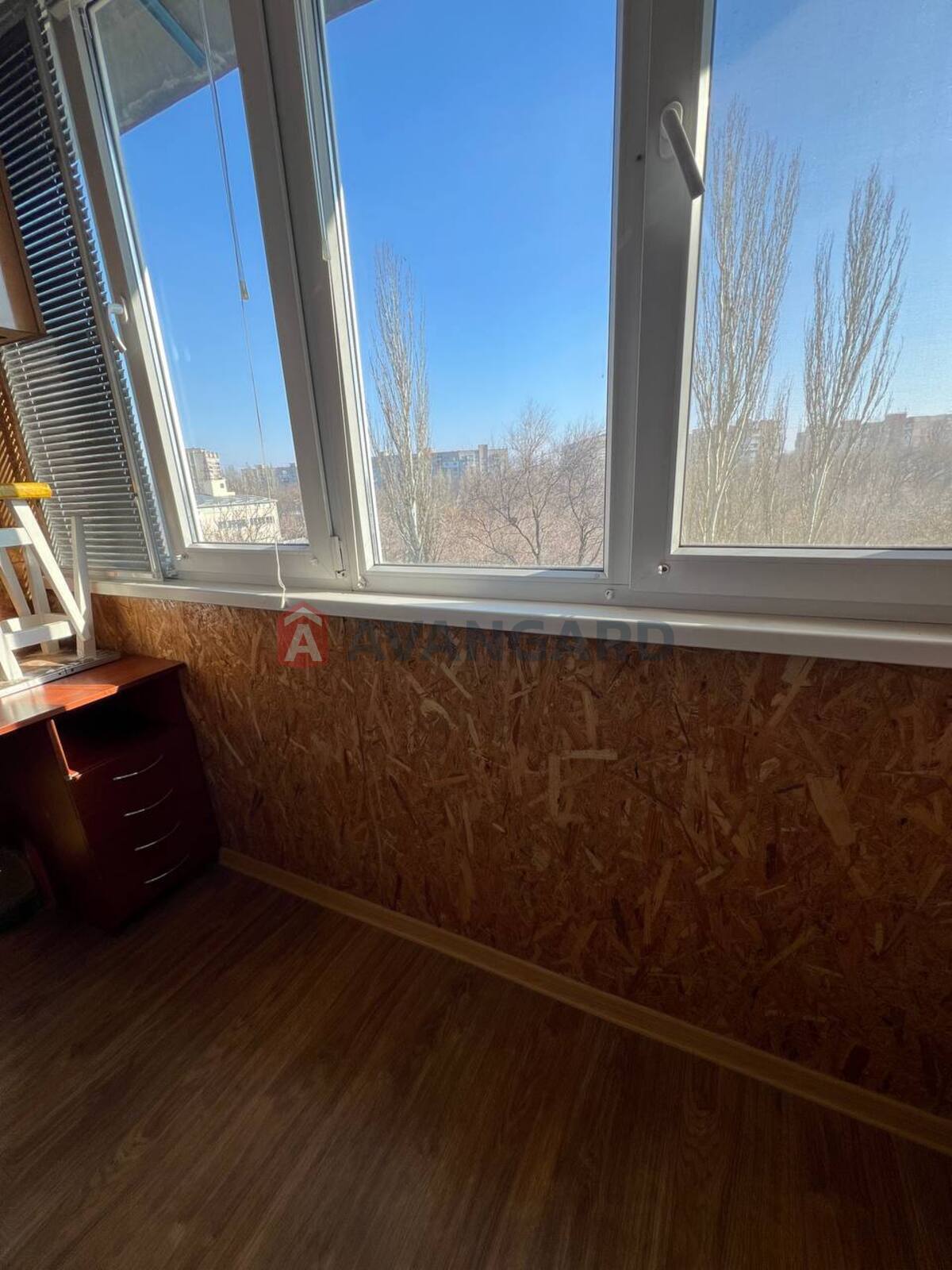 1 ��. ��������, 37/18/7 ��. �., 6/9 ������ ���� 11