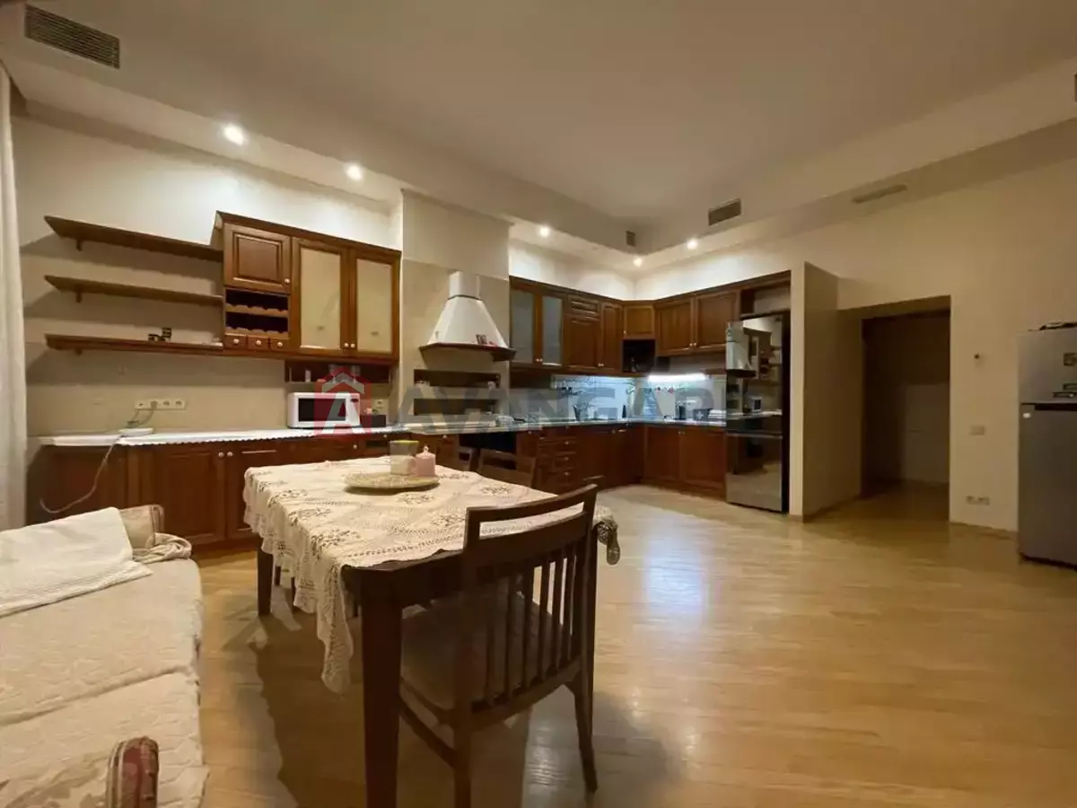 4 ����. ��������, 178/85/32 ��. �., 3/5 ���� ���� 5