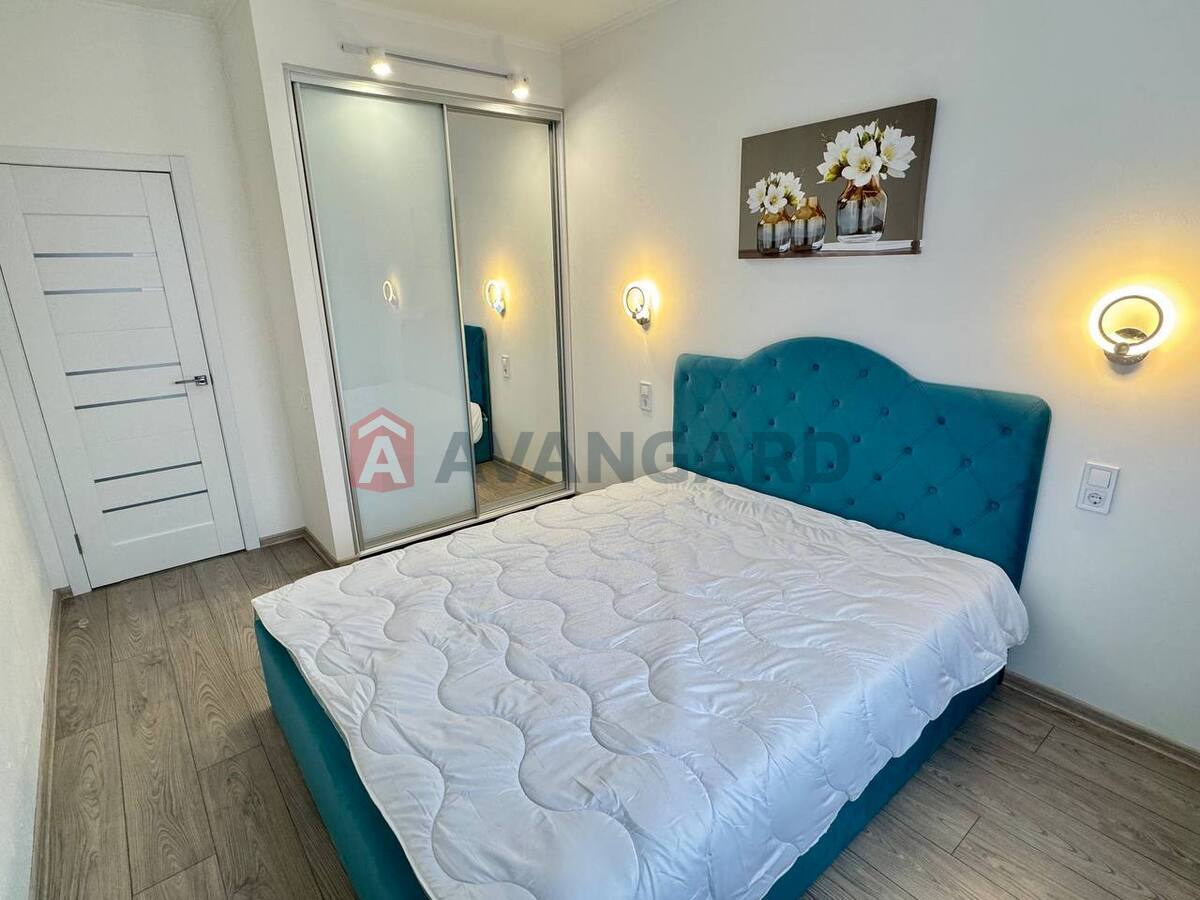 2 ��. ��������, 44/-/- ��. �., 7/10 ������ ���� 8