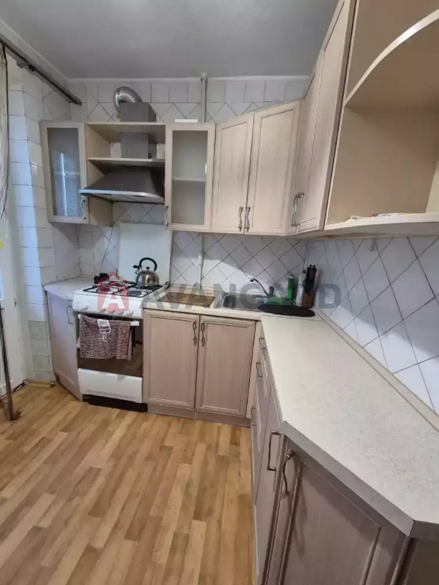 3 ����. ��������, 68/-/6 ��. �., 6/9 ���� ���� 1