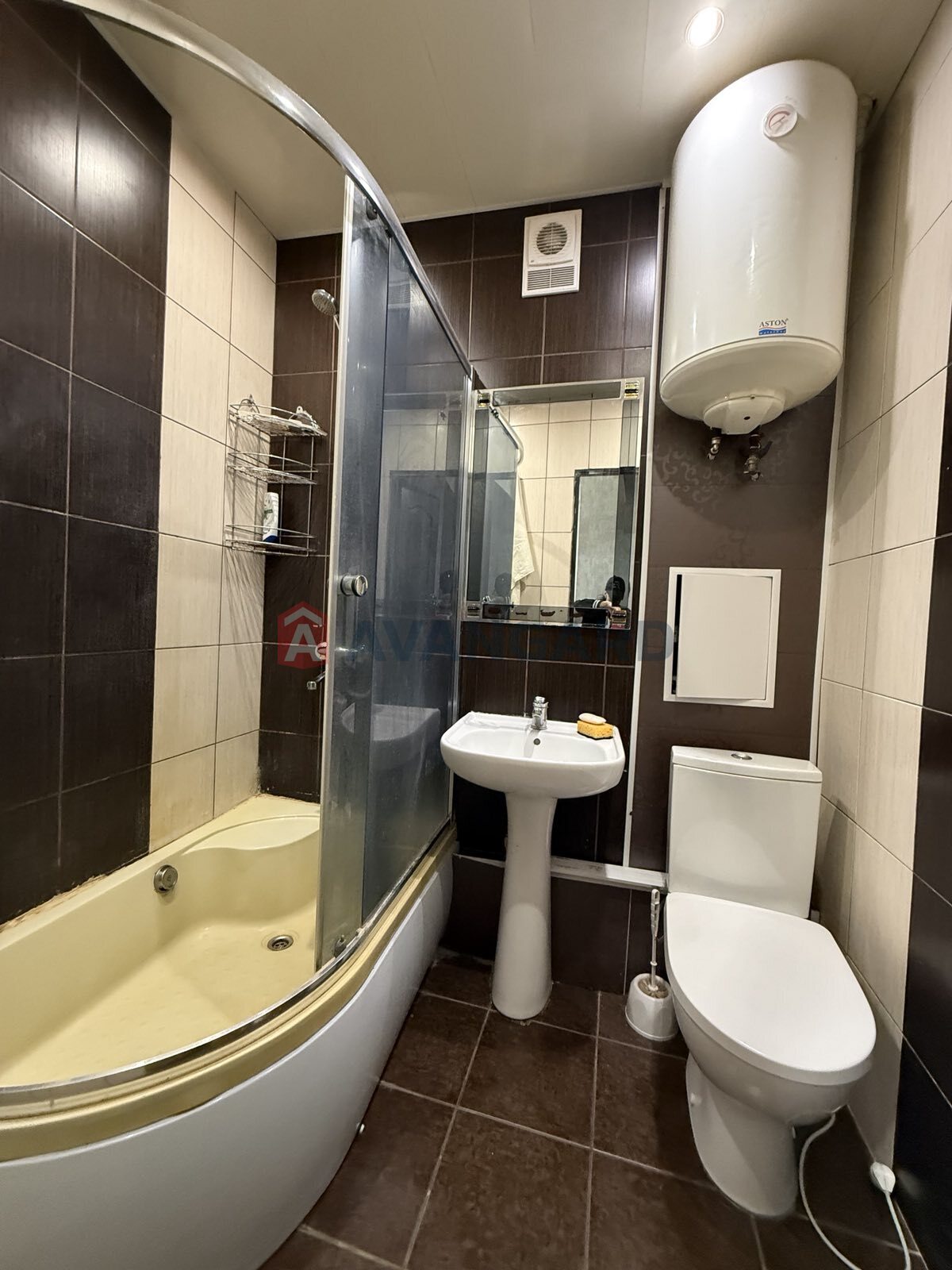 1 . , 39/-/9 . ., 4/9   8