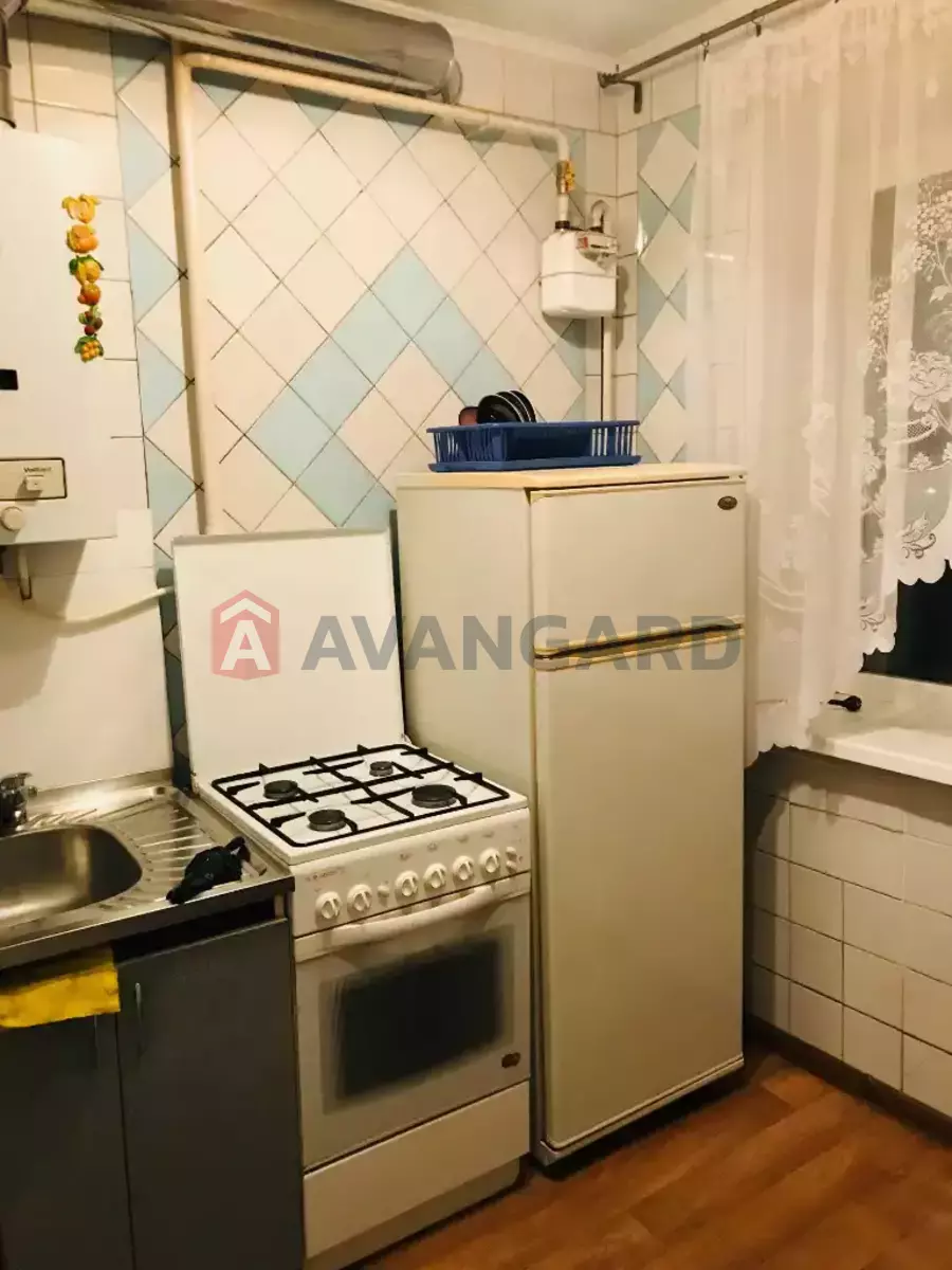 2 ��. ��������, 43/-/- ��. �., 3/4 ������ ���� 4