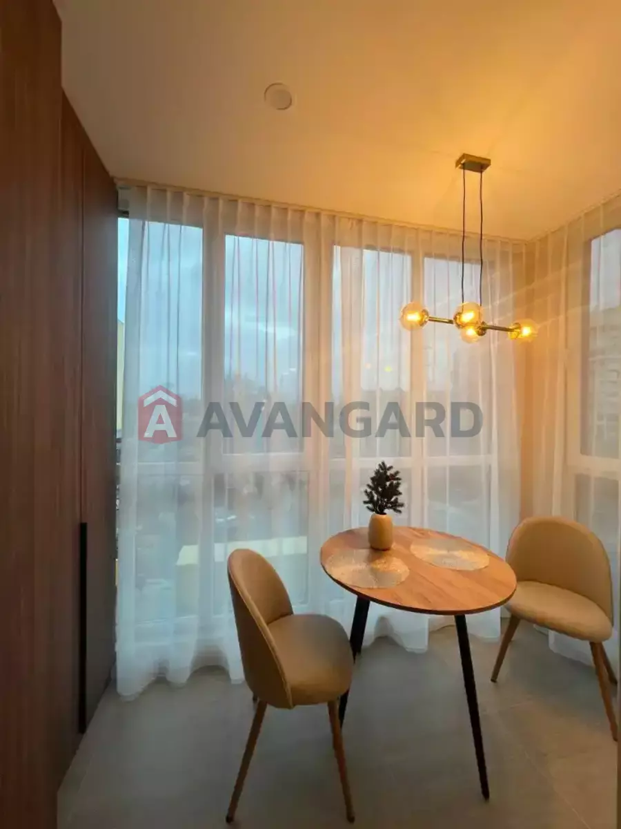 2 ��. ��������, 44/15/18 ��. �., 4/10 ������ ���� 6