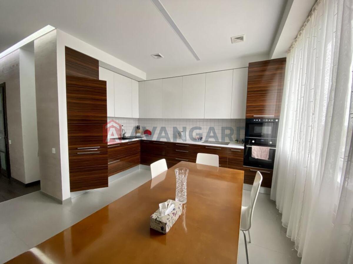 4 ��. ��������, 160/-/25 ��. �., 8/12 ������ ���� 1