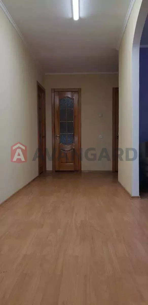 3 ��. ��������, 67/-/9 ��. �., 7/9 ������ ���� 4