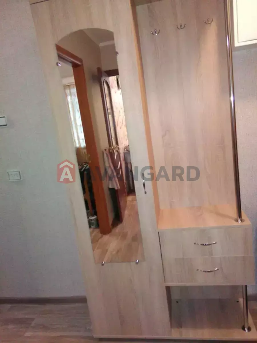 2 ����. ��������, 46/-/7 ��. �., 4/5 ���� ���� 8