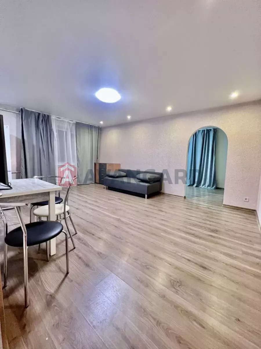 2 ��. ��������, 47/-/8 ��. �., 5/5 ������ ���� 5