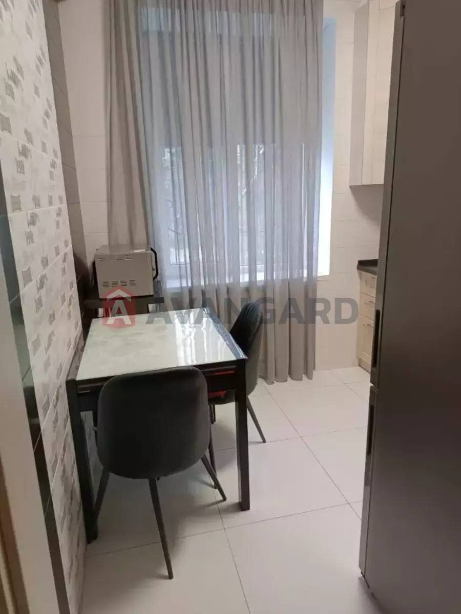 3 ��. ��������, 64/-/- ��. �., 2/5 ������ ���� 4