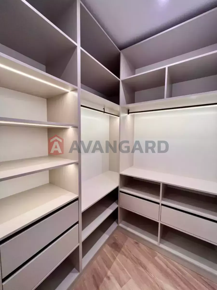 3 ��. ��������, 137/-/- ��. �., 1/6 ������ ���� 4