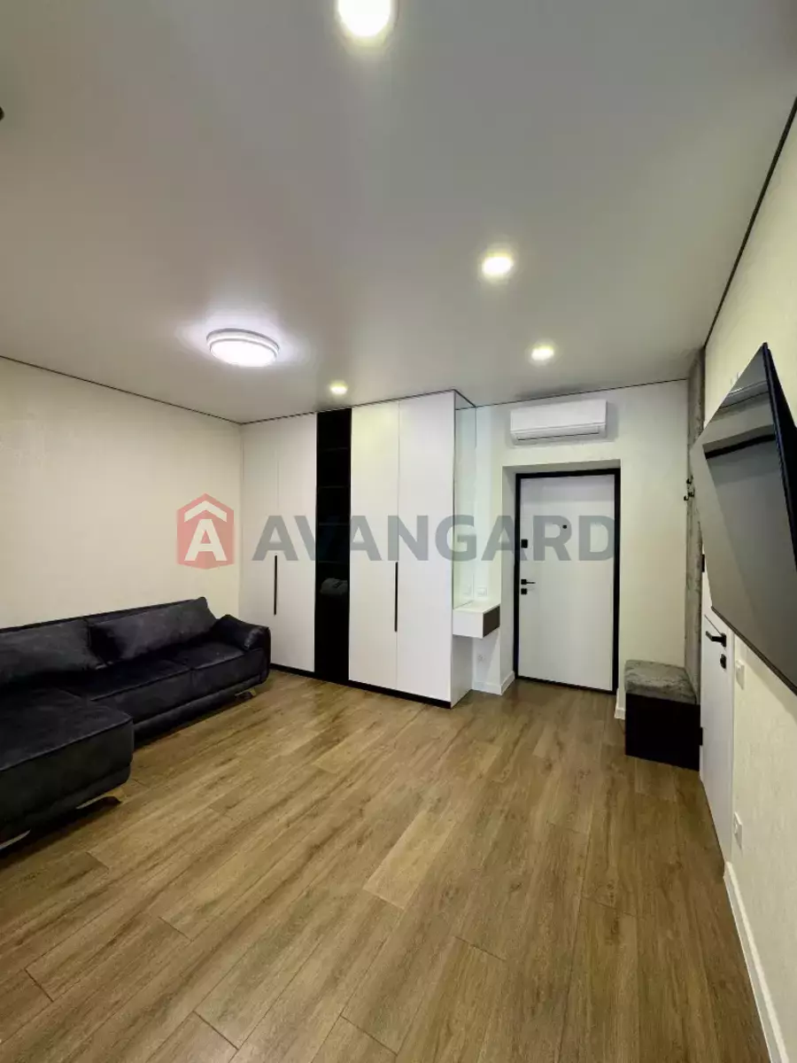 2 ����. ��������, 45/-/15 ��. �., 7/10 ���� ���� 5