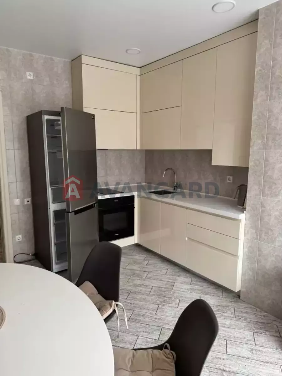 1 ��. ��������, 43/20/15 ��. �., 8/10 ������ ���� 2