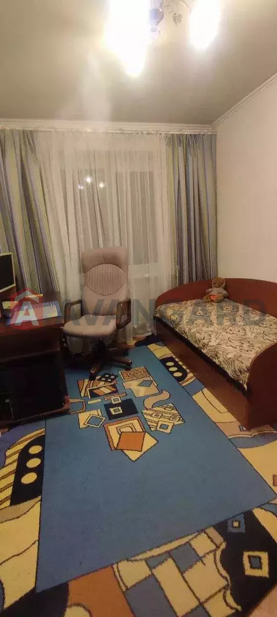 3 ��. ��������, 64/-/12 ��. �., 10/10 ������ ���� 9