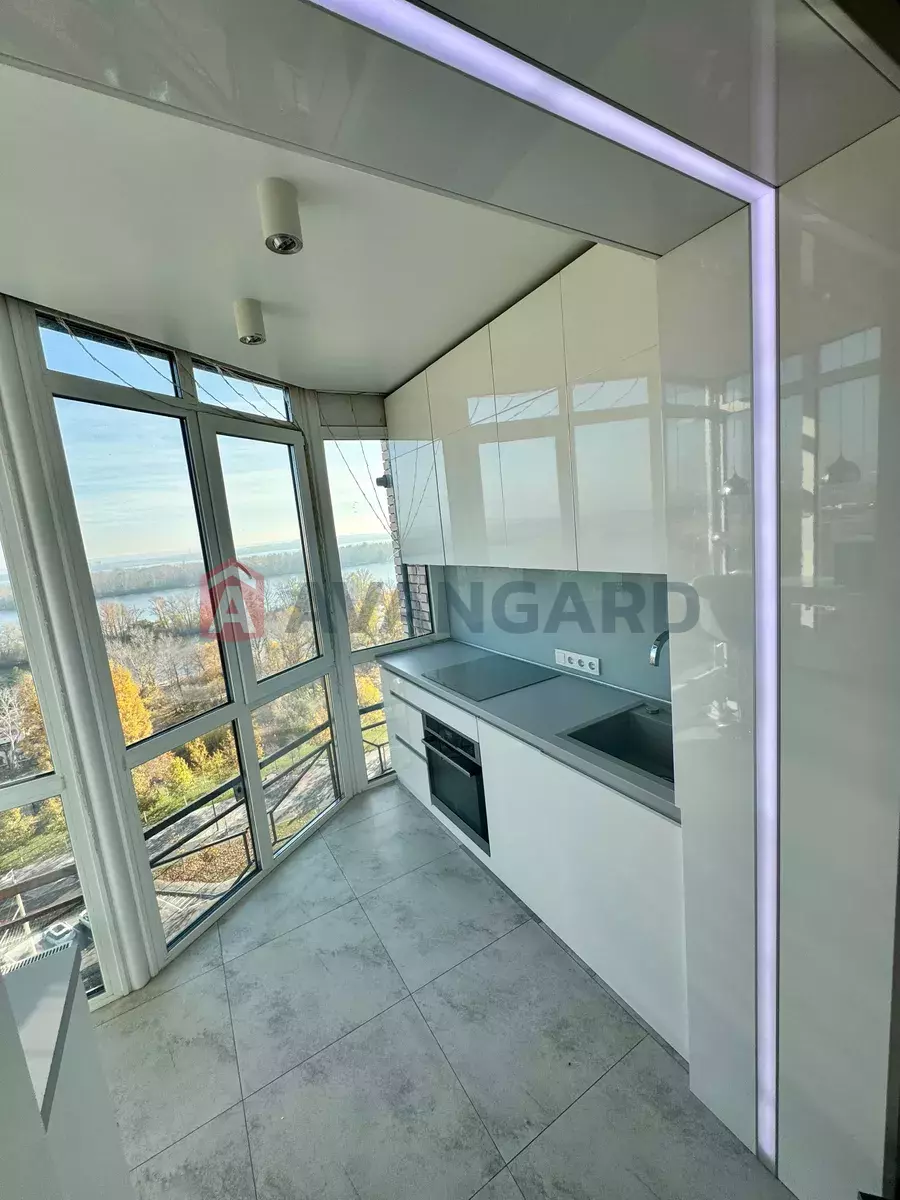 3 ��. ��������, 86/-/10 ��. �., 12/12 ������ ���� 3