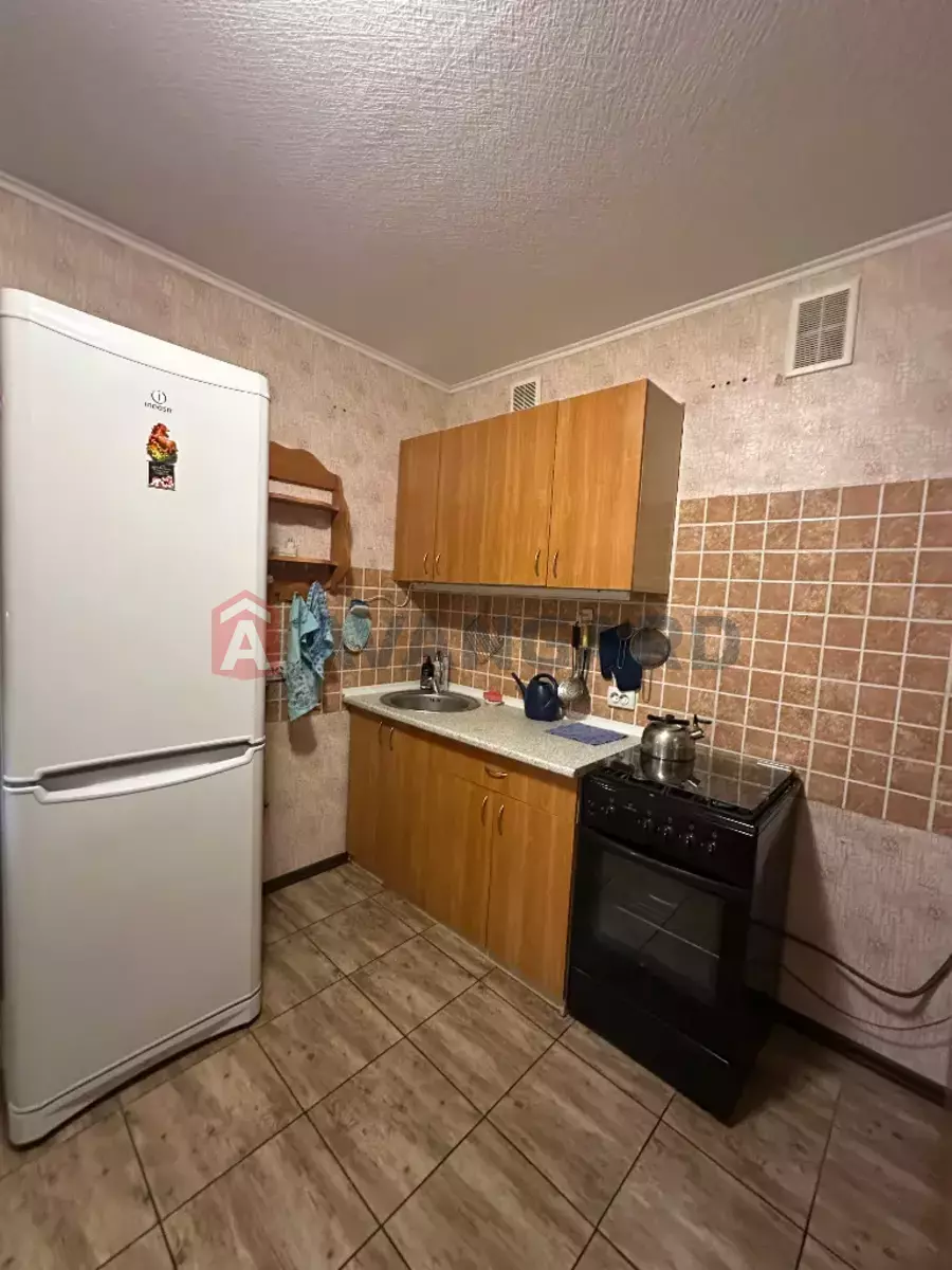 1 ��. ��������, 40/-/- ��. �., 7/10 ������ ���� 3