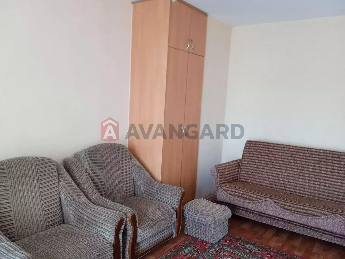 1 ��. ��������, 33/-/7 ��. �., 4/5 ������ ���� 4